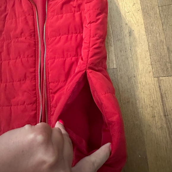 *last chance!!* MICHAEL Michael Kors | Women’s red vest with gold zipper - Picture 5 of 16